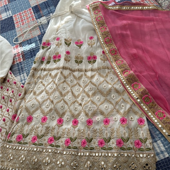 Tabi silk kameez, wide pants, 40-42, fully lined, chiffon dupatta, elegant. - Picture 3 of 4